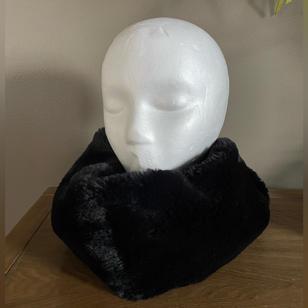 Black Faux Fur Scarf
